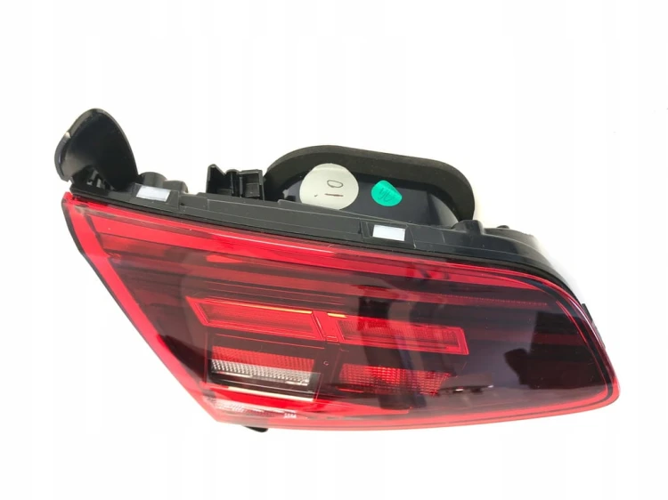 VW PASSAT B8 LIFT LAMPA LEWA TYŁ SEDAN 3G5 ANGLIK