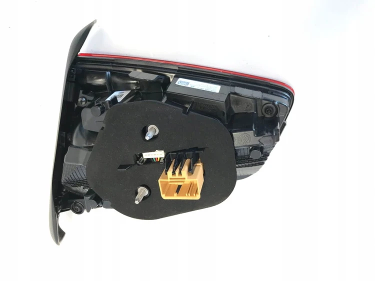 VW PASSAT B8 LIFT LAMPA LEWA TYŁ SEDAN 3G5 ANGLIK