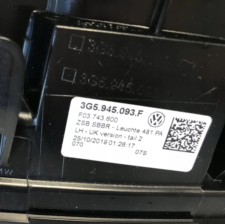 VW PASSAT B8 LIFT LAMPA LEWA TYŁ SEDAN 3G5 ANGLIK