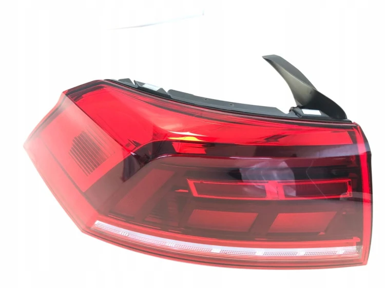 VW PASSAT B8 LIFT LAMPA LEWA TYŁ SEDAN 3G5945095E