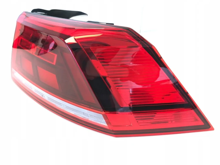 VW PASSAT B8 LIFT LAMPA PRAWA TYŁ SEDAN 3G5945096E