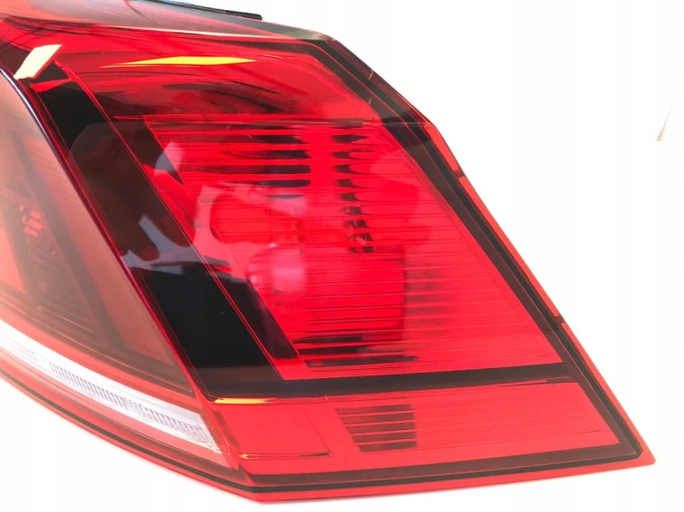 VW PASSAT B8 LIFT LAMPA PRAWA TYŁ SEDAN 3G5945096E