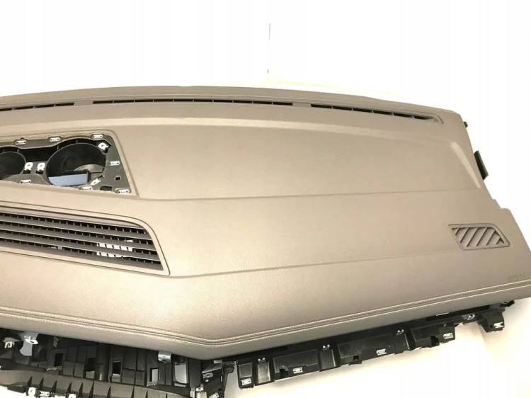VW TOUAREG III 3 DESKA KOKPIT KONSOLA ROZDZIELCZA HEAD-UP BRĄZOWA
