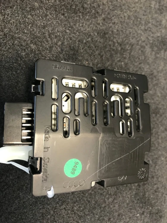 VW TOUAREG III 3 LAMPKA PODSUFITKI LED 4M0947291