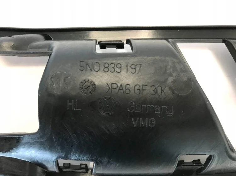 VW TIGUAN MOCOWANIE RAMKA KLAMKI LEWA 5N0839197