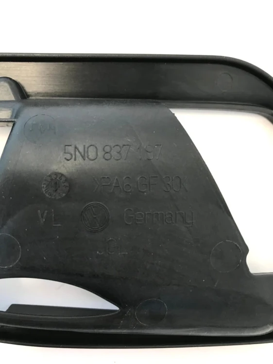 VW TIGUAN MOCOWANIE RAMKA KLAMKI LEWA 5N0837197