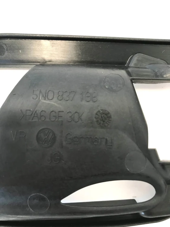 VW TIGUAN MOCOWANIE RAMKA KLAMKI PRAWA 5N0837198