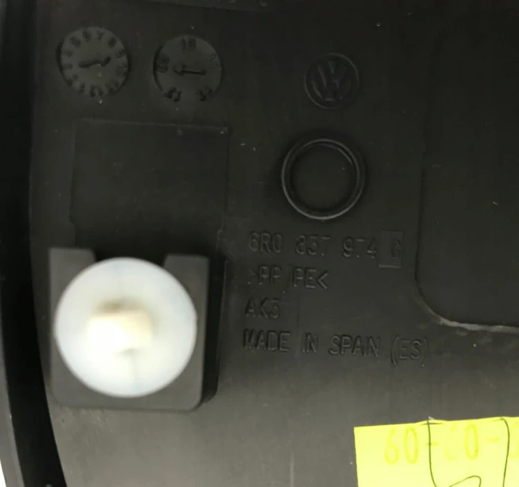 VW POLO ZAŚLEPKA LUSTERKA DRZWI PRAWA 6R0837974G