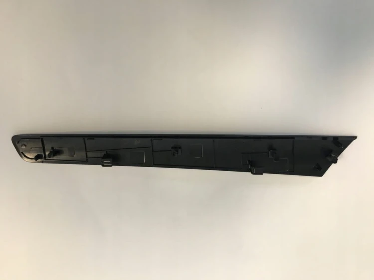 VW JETTA LISTWA DEKOR DRZWI PRAWY PRZÓD 5C6867440A
