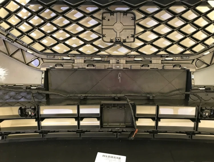 ZDERZAK PRZEDNI SEAT TARRACO L0K1 6XPDC ZDERZAK PRZÓD 5FJ807221