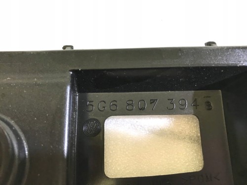 VW GOLF VII ŚLIZG ZDERZAKA TYŁ PRAWY 5G6807394B
