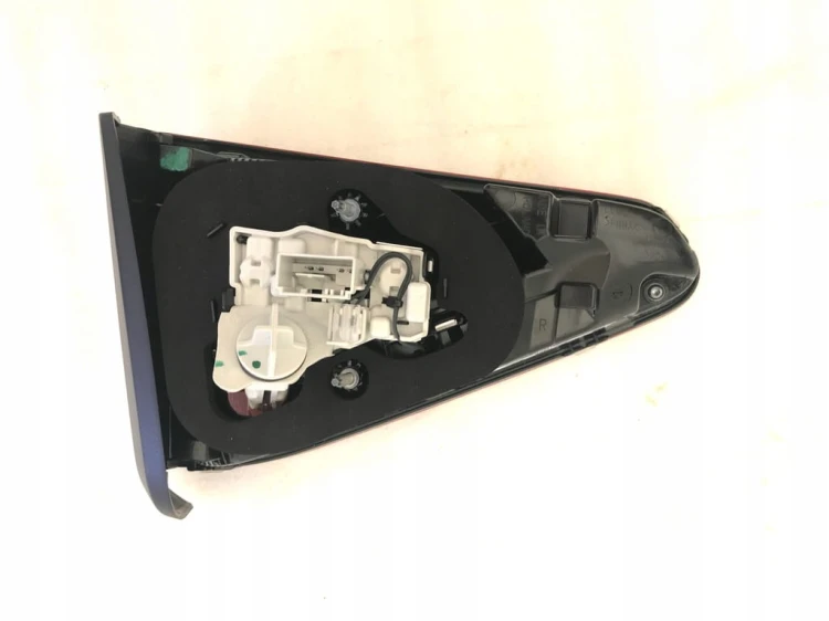 VW TOURAN 5TA945094E NOWA LAMPA TYŁ PRAWA KLAPA