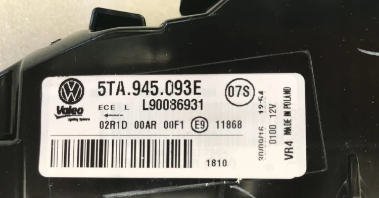VW TOURAN 5TA945093E NOWA LAMPA TYŁ LEWA KLAPA