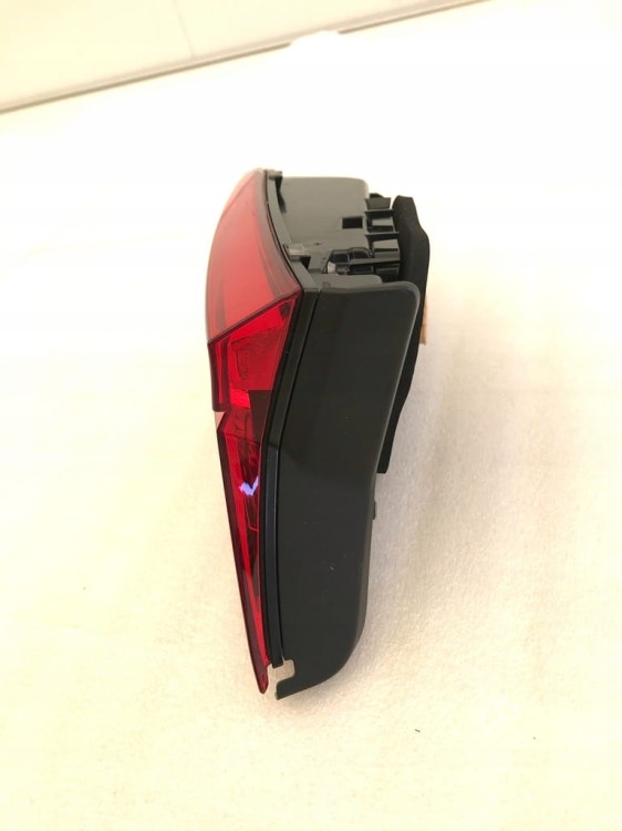 VW TIGUAN II 5NA945094G LAMPA TYŁ PRAWA KLAPA LED
