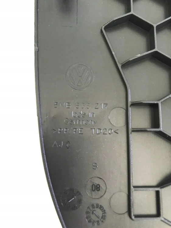 VW TIGUAN II ZAŚLEPKA KONSOLI PRAWA 5NB858217