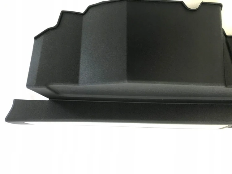 VW TOUAREG III OSŁONA PROGU BAGAŻNIKA 760863459A