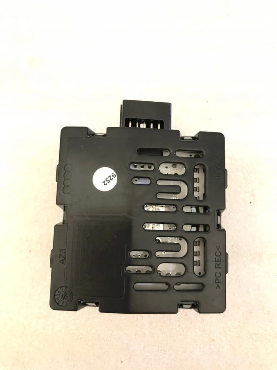 VW AUDI LAMPKA LED PODSUFITKI LED 4M0947291 OEM