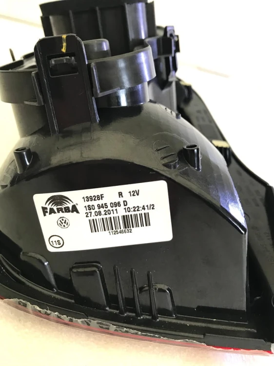 Оригінальна задня права фара VW UP 1S0945096D нова