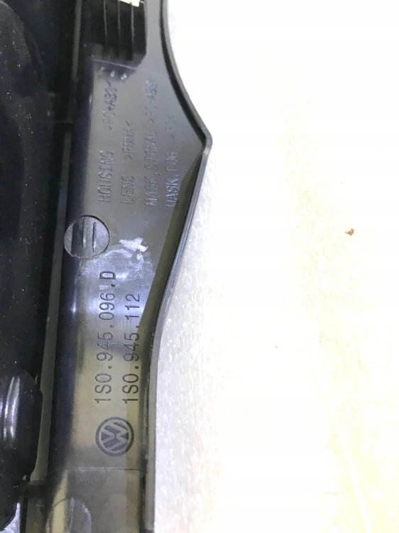 VW UP LAMPA TYŁ TYLNA PRAWA 1S0945096D