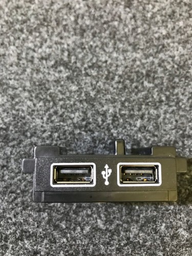 VW SKODA SEAT GNIAZDA WYJŚCIA 2 X USB 2GA863324B