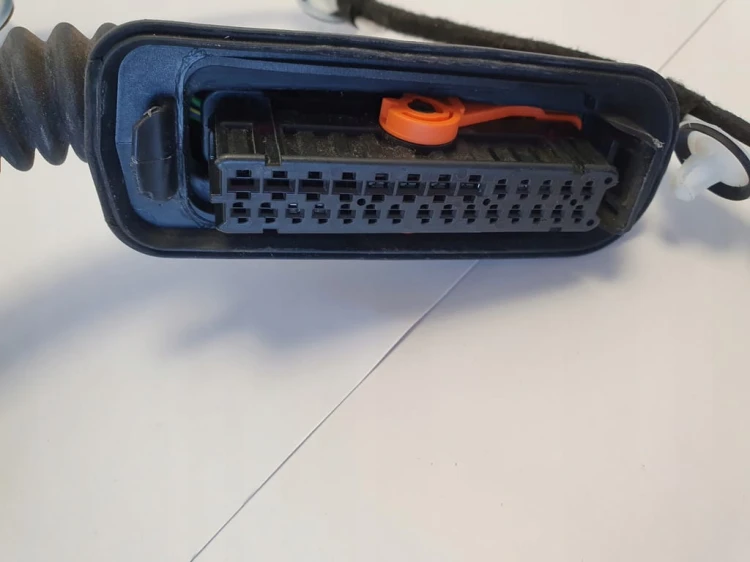 VW UP CITIGO MII WIĄZKA DRZWI LEWY TYŁ 1S4971693B