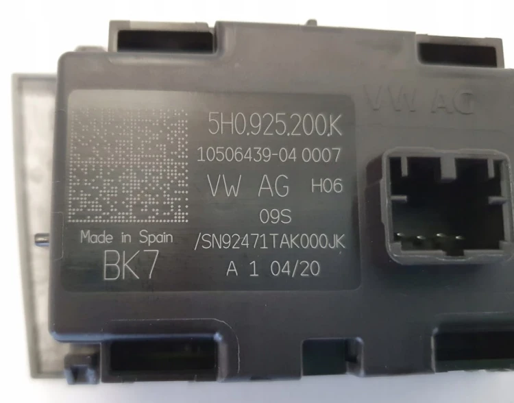 VW GOLF 8 VIII ASSIST CLIMA P MENU AWARYJNE DOTYK