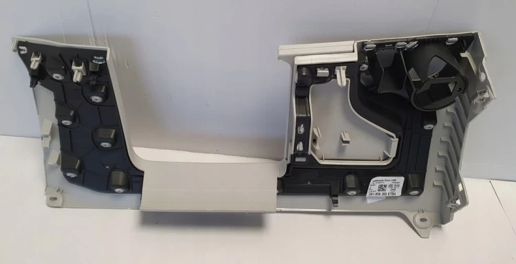 VW POLO VI KLAPKA OSŁONA DESKI KONSOLI 2G1858365E