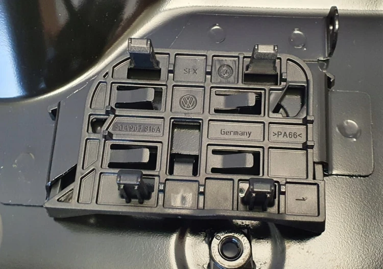 VW TOURAN PODSZYBIE METALOWE 5TA806239B
