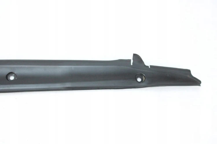 WYGŁUSZENIE BŁOTNIKA PRAWY PRZÓD VOLKSWAGEN TOUAREG III 760821112A