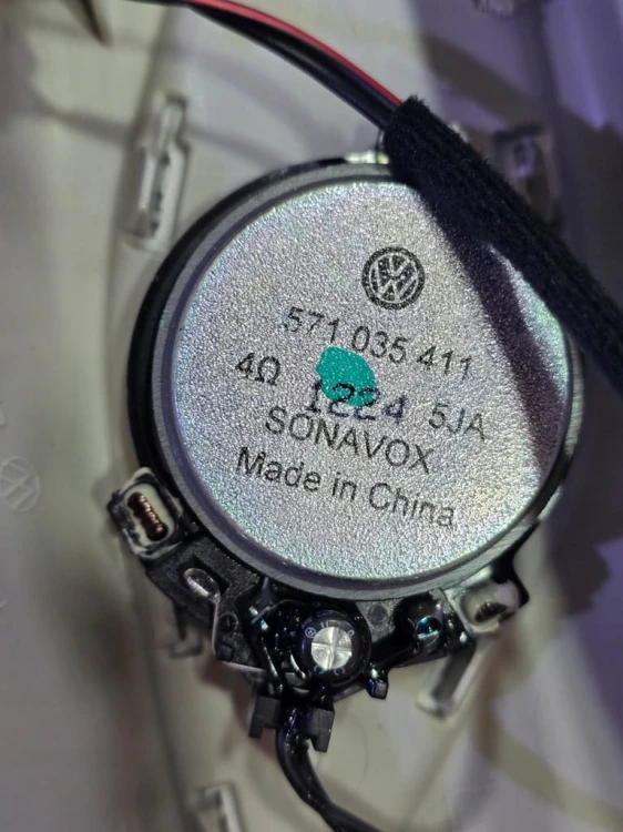 VW TIGUAN III GŁOŚNIK OSŁONA SŁUPKA LEWY PRZÓD SONAVOX 571035411 571867233