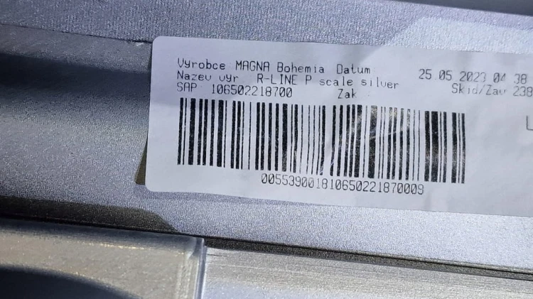 VW PASSAT B8 R-LINE LC7A LISTWA PROGOWA PRAWA ZEWNĘTRZNA 3G0853856AP