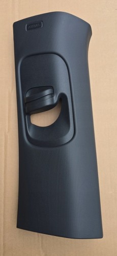 VW ID BUZZ CARGO POSZYCIE SŁAUPKA ŚROKOWEGO GÓRA PASY LEWA 1T3868311A