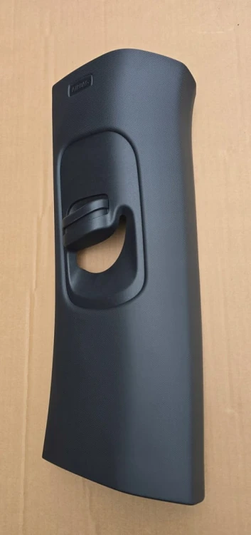 VW ID BUZZ CARGO POSZYCIE SŁAUPKA ŚROKOWEGO GÓRA PASY LEWA 1T3868311A
