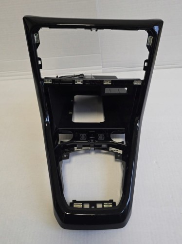 RAMKA TUNELU PIANO BLACK VW T-CROSS 2GM863680C