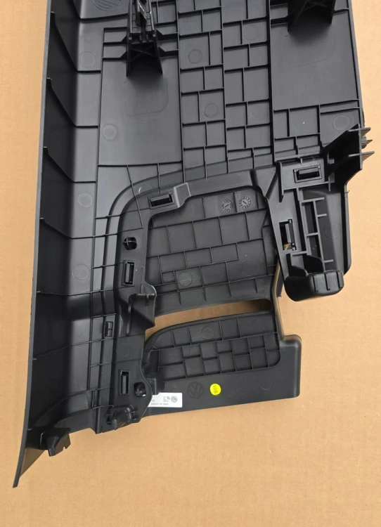 VW ID BUZZ CARGO POSZYCIE SŁAUPKA ŚROKOWEGO DÓŁ PASY LEWA 1T5867291