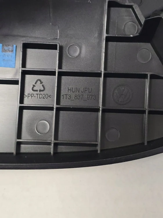 VW ID BUZZ TRÓJKĄT ZAŚLEPKA LUSTERKA LEWA 1T3837973