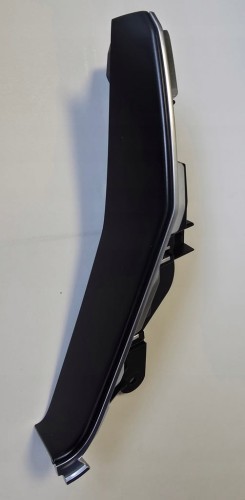 BLENDA LHD DEKOR LISTWA LICZNIKA ZEGARÓW VW TOUAREG III 7RC 761857054C