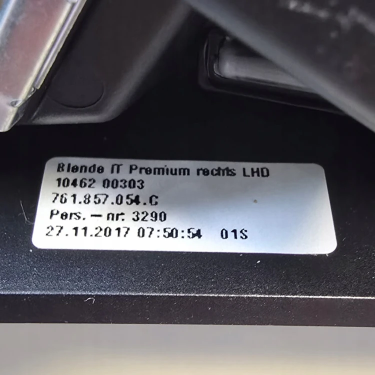 BLENDA LHD DEKOR LISTWA LICZNIKA ZEGARÓW VW TOUAREG III 7RC 761857054C