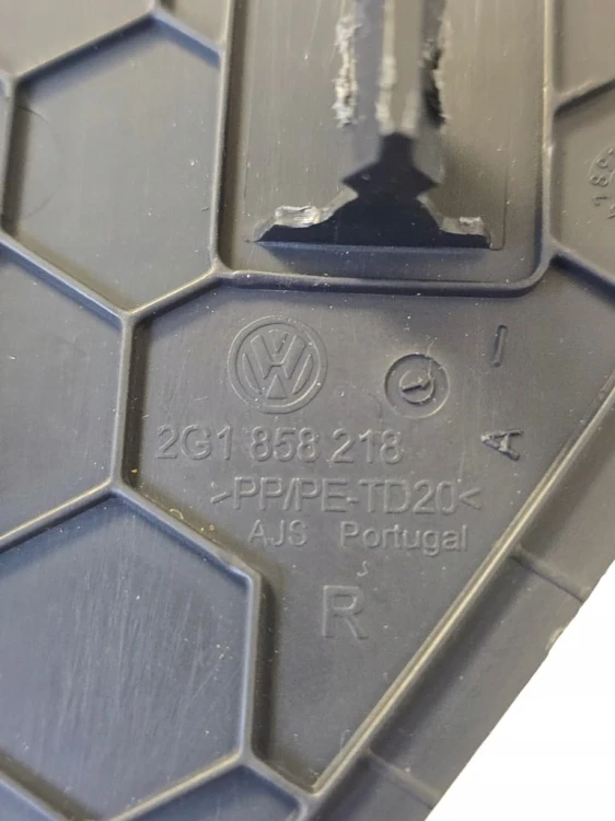 VW POLO VI ZAŚLEPKA DESKI KONSOLI PRAWA 2G1858218