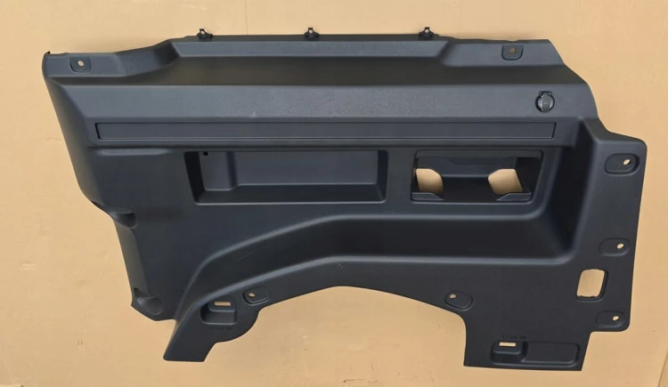 VW ID BUZZ CARGO Tapicerka boczek bagażnika prawa 1T5867036