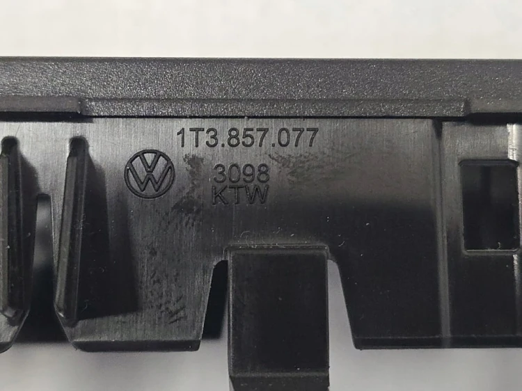 VOLKSWAGEN SKODA SEAT AUDI RAMKA MOCOWANIE USB 1T3857077