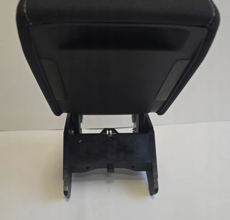 VW GOLF 8 VIII PODŁOKIETNIK MATERIAŁ 5H0864207C BIAŁA NITKA