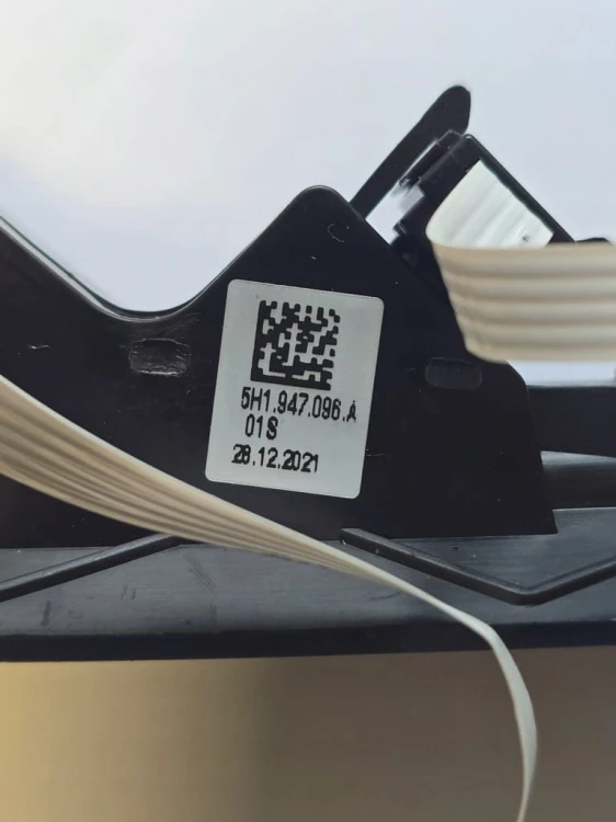 GOLF VIII 8 PODŚWIETLENIE KONSOLI DESKI LED LISTWA 5H1947096A