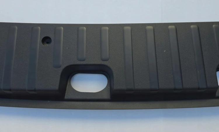 VW ID BUZZ CARGO NAKŁADKAVW ID BUZZ OSŁONA MASKOWNICA BLENDA 1T5864585A