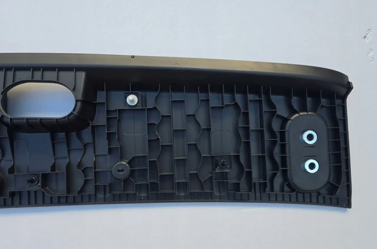 VW ID BUZZ CARGO NAKŁADKAVW ID BUZZ OSŁONA MASKOWNICA BLENDA 1T5864585A