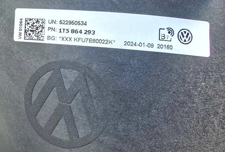 VW ID BUZZ CARGO ŚLIZG PODSTOPNIA MOCOWANIE LEWE VW ID BUZZ CARGO 1T5864293