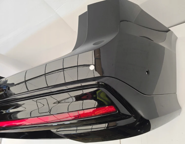 Zderzak tylny VW ID.7 6x PDC czarny LY9T 14A807421 oryginał