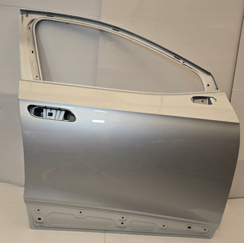 Drzwi prawe przednie VW ID.4 srebrny Scale Metallic LC7A 11A831312 oryginał