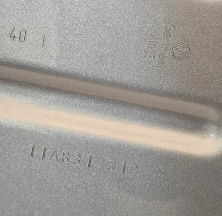 Drzwi prawe przednie VW ID.4 srebrny Scale Metallic LC7A 11A831312 oryginał
