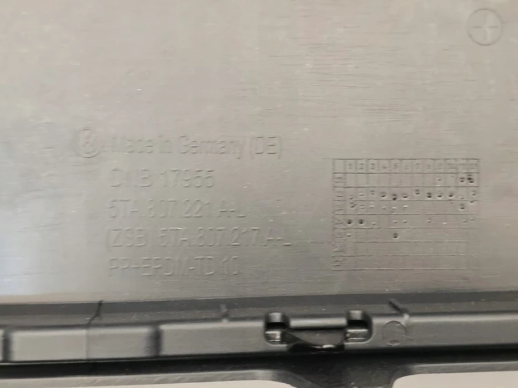 VW TOURAN ZDERZAK PRZEDNI PRZÓD LY9T 5TA807221 4PDC SPRYSKIWACZE